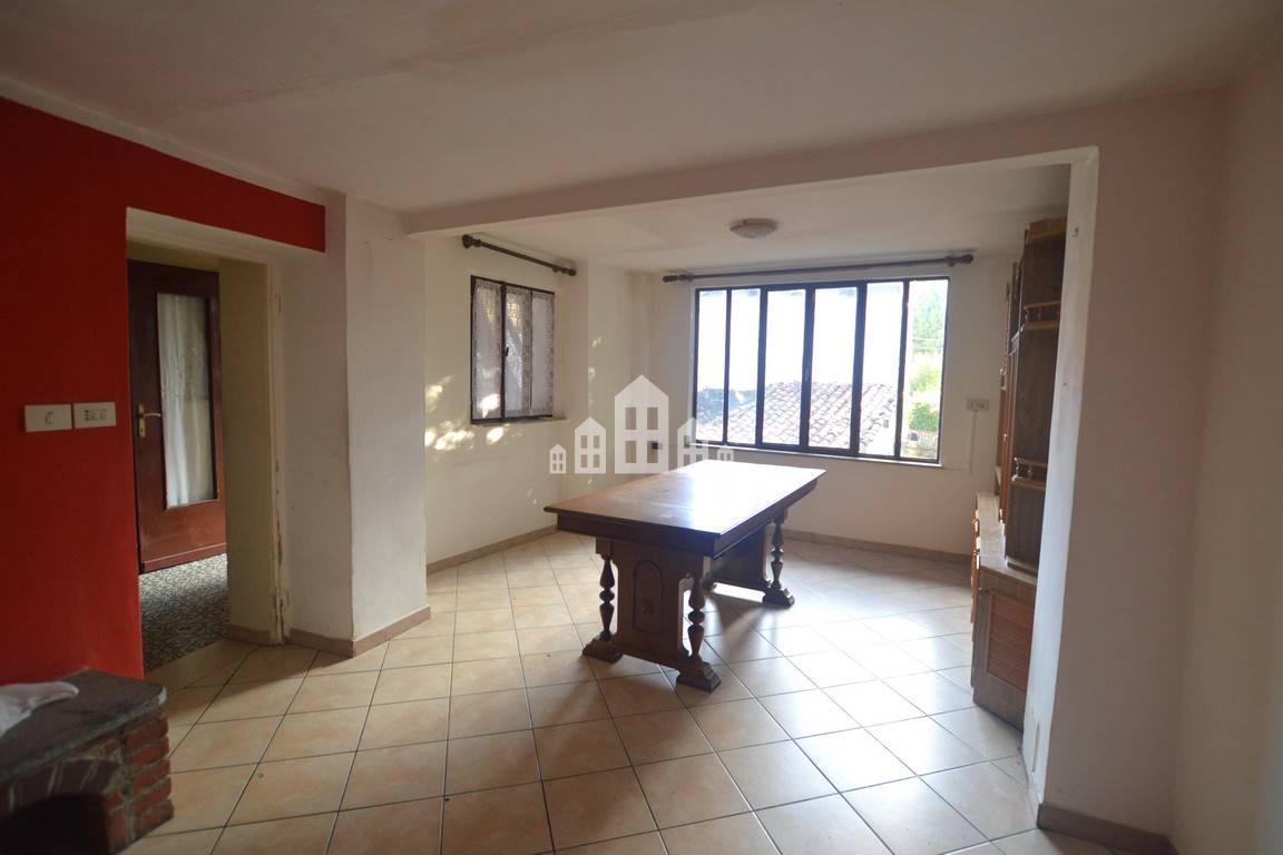 Casa semindipendente in vendita a Castelnuovo Nigra, Villa Castelnuovo