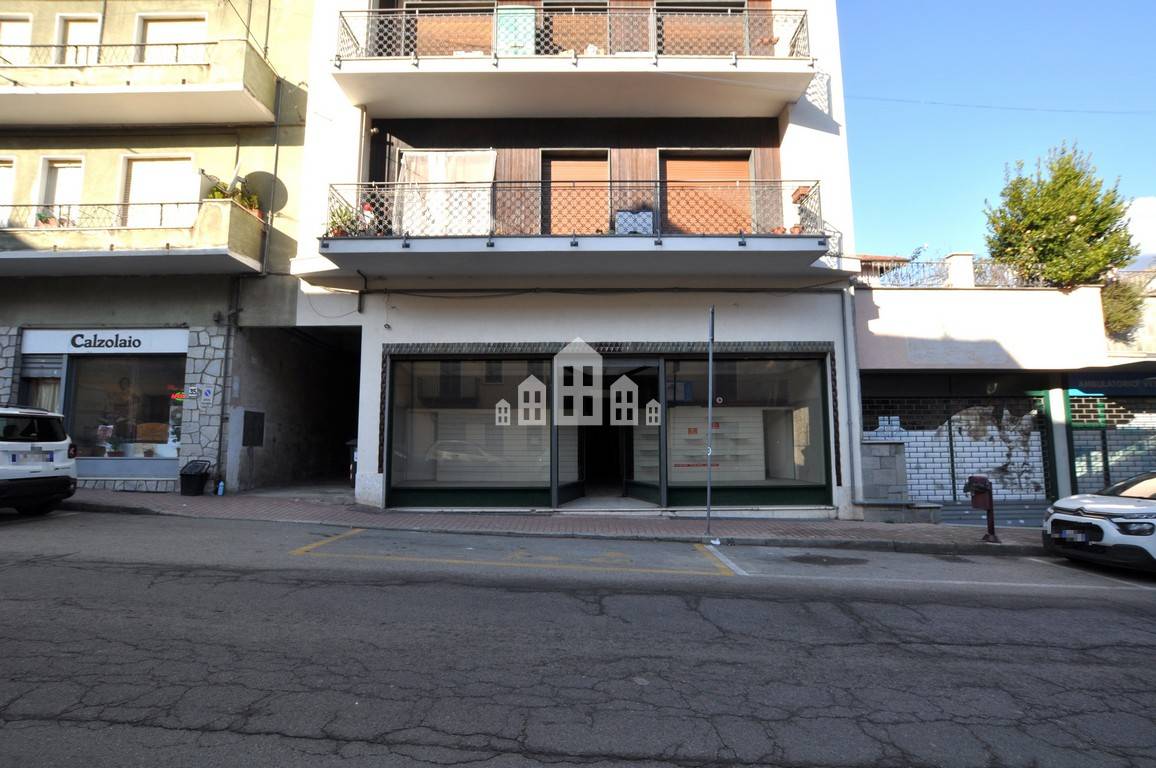 Locale commerciale in vendita a Cuorgn