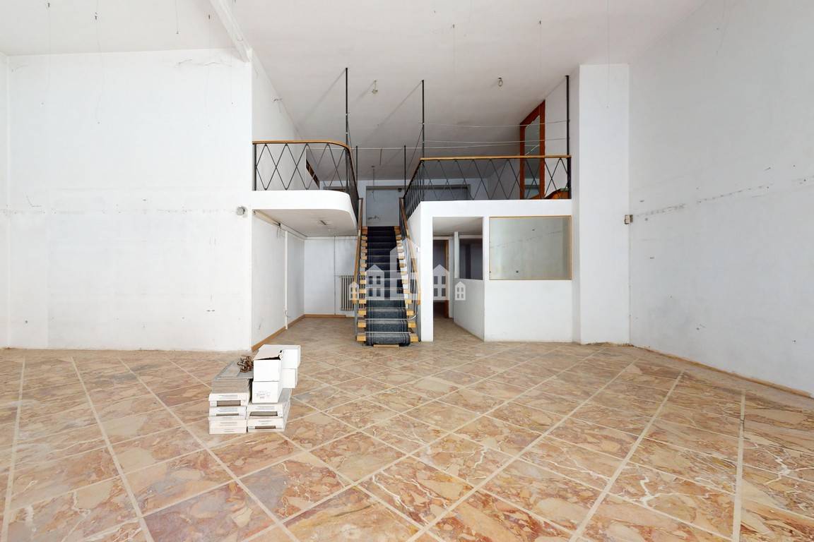 Locale commerciale in vendita a Cuorgn