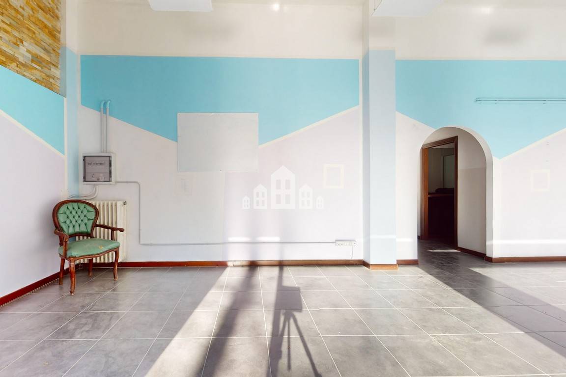 Locale commerciale in vendita a Rivarolo Canavese