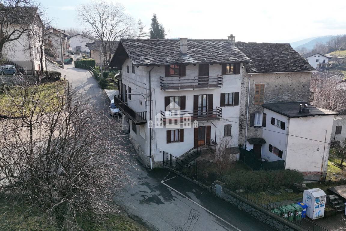 Casa semindipendente in vendita a Brosso