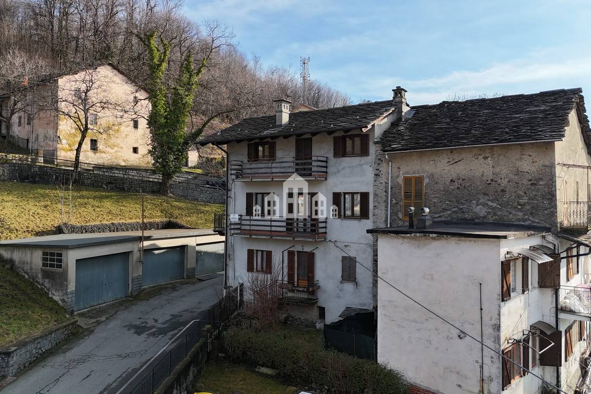 Casa semindipendente in vendita a Brosso