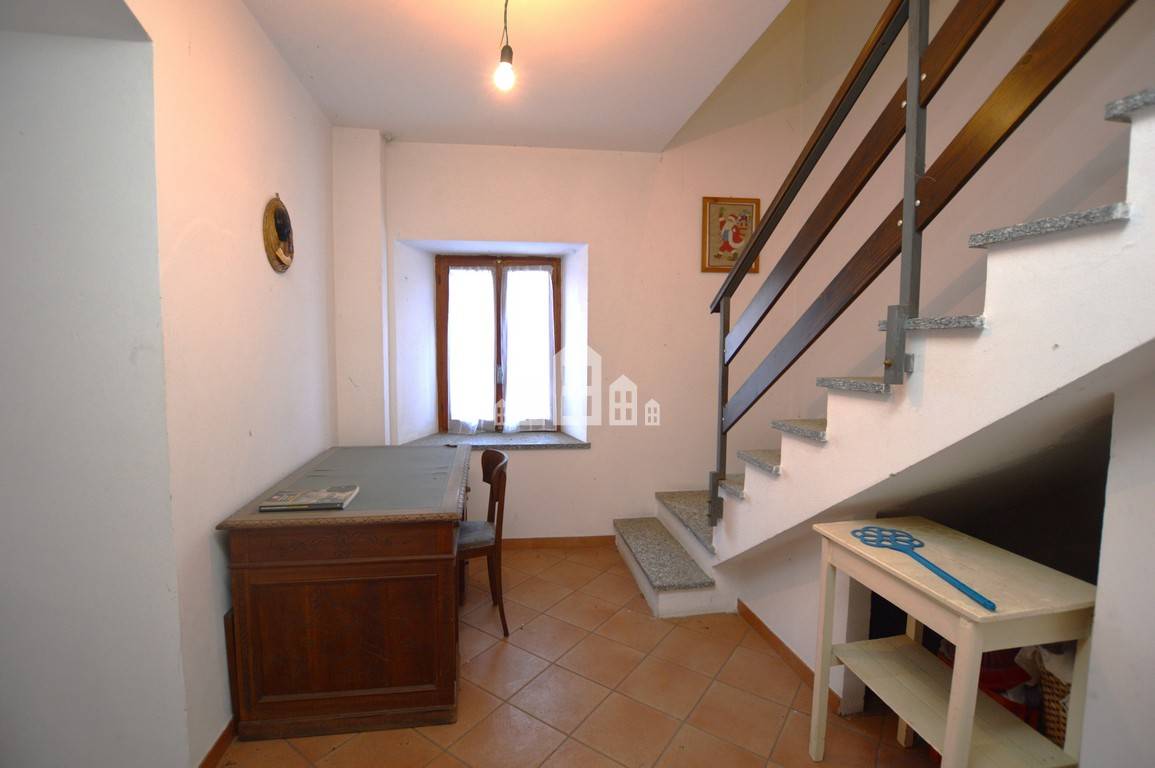 Casa semindipendente in vendita a Brosso