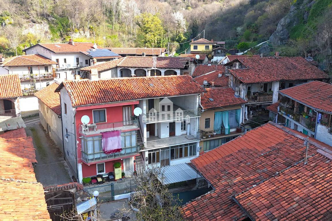 Casa semindipendente in vendita a Montalto Dora