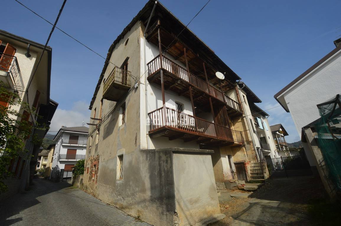 Casa semindipendente in vendita a Rueglio