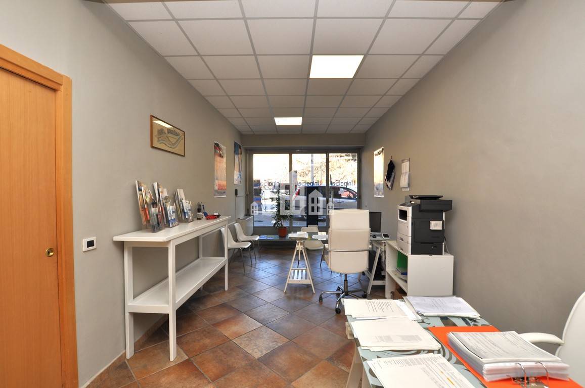 Locale commerciale in vendita a Pont-Canavese