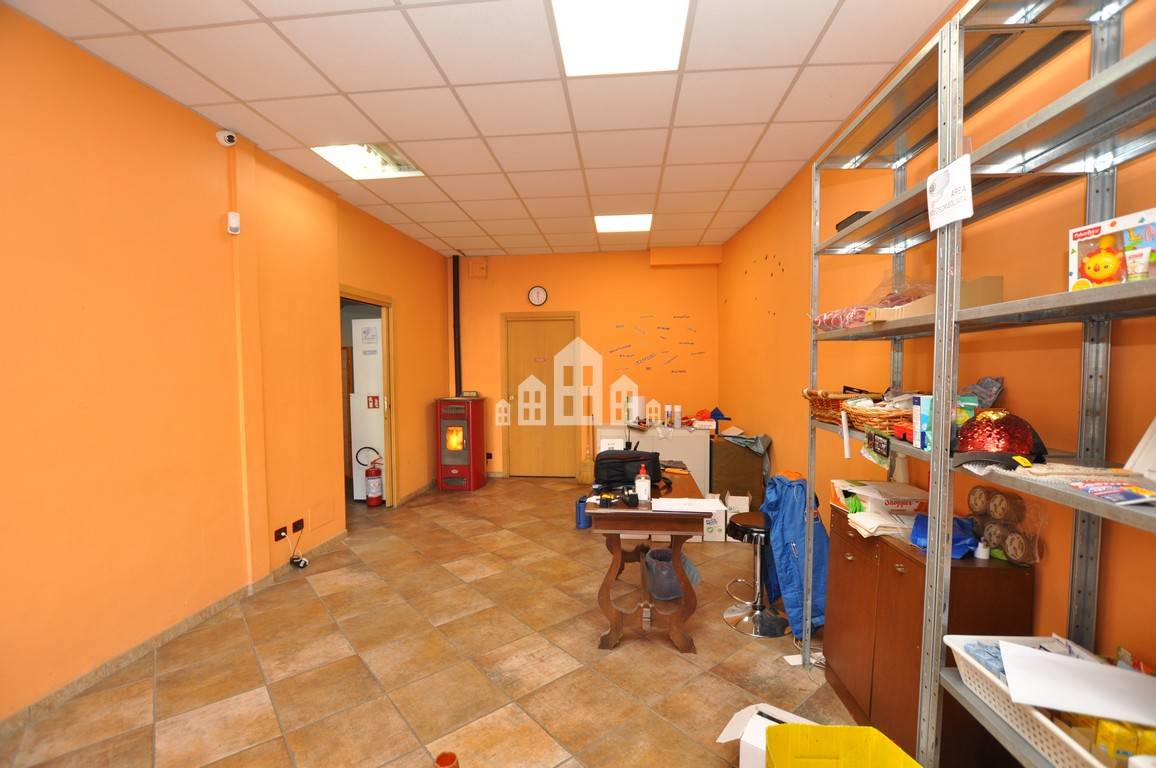 Locale commerciale in vendita a Pont-Canavese
