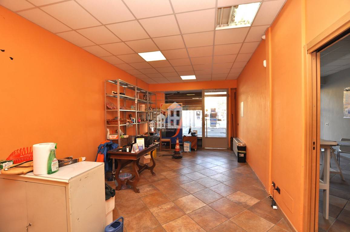 Locale commerciale in vendita a Pont-Canavese