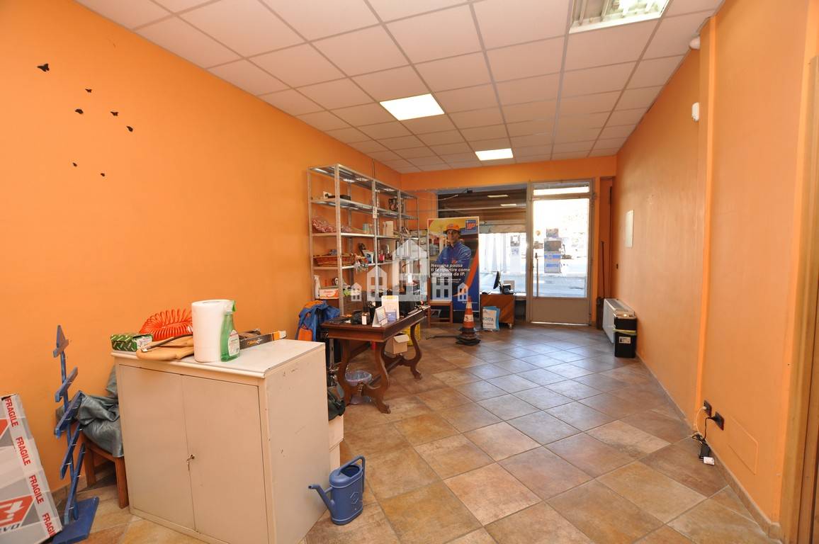 Locale commerciale in vendita a Pont-Canavese