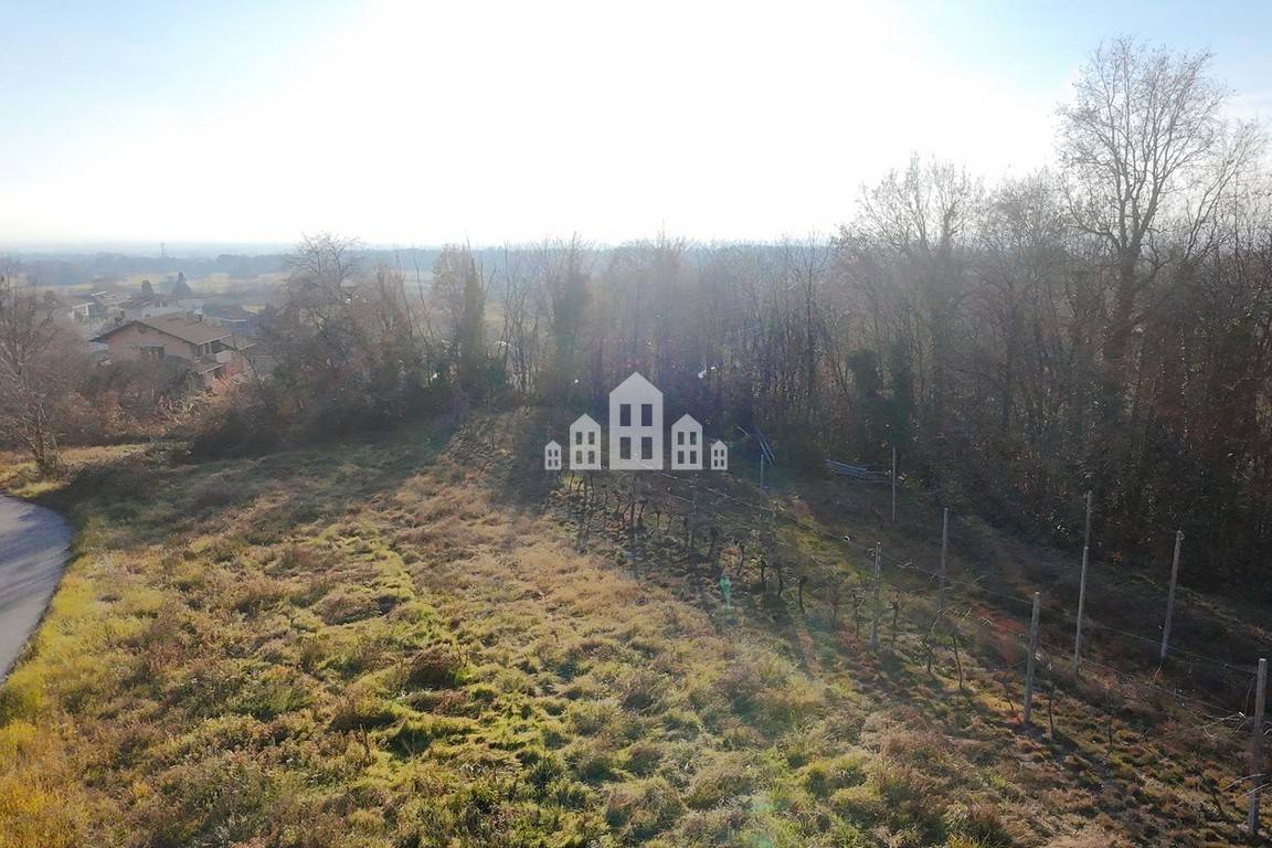 Terreno edificabile in vendita a Cuceglio