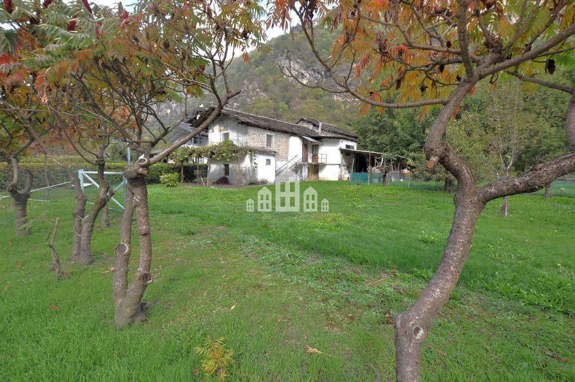 Casa semindipendente in vendita a Pont-Canavese