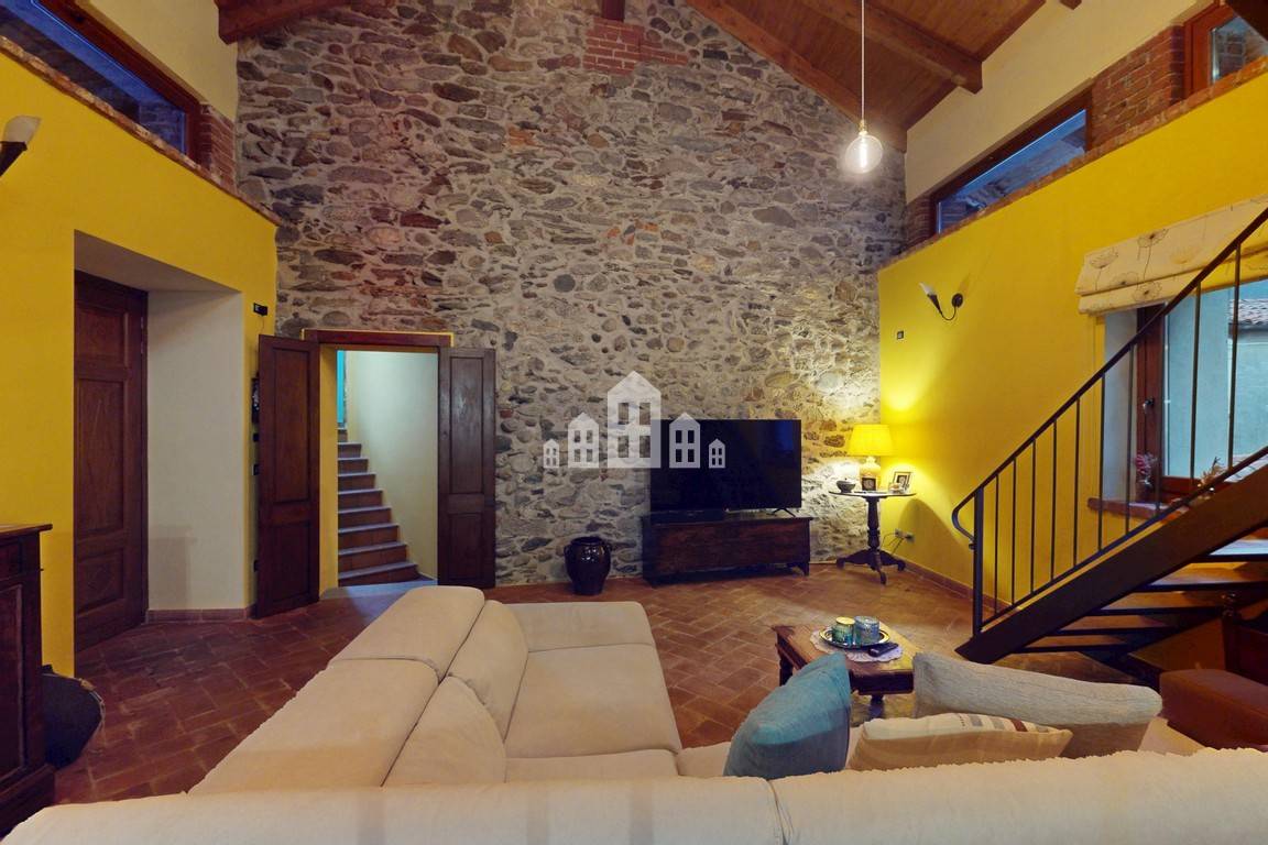 Casa semindipendente in vendita a Cuorgn, Campore