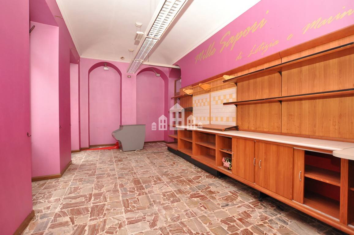 Locale commerciale in vendita a Cuorgn