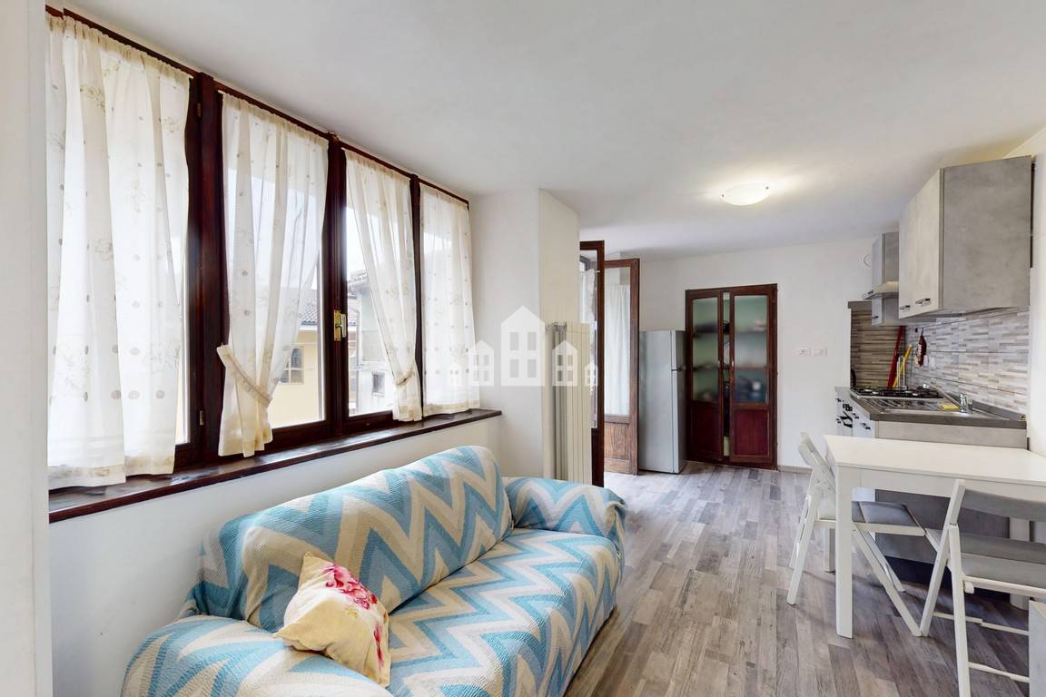 Casa semindipendente in vendita a Issiglio