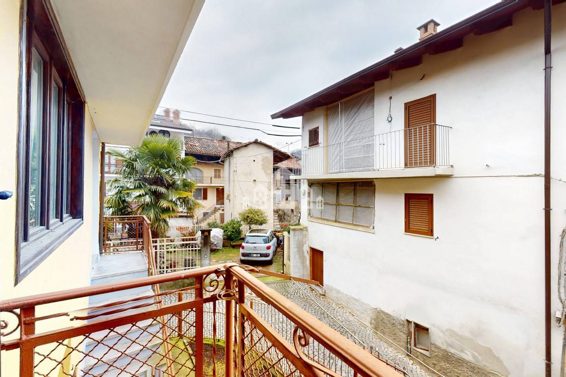 Casa semindipendente in vendita a Issiglio