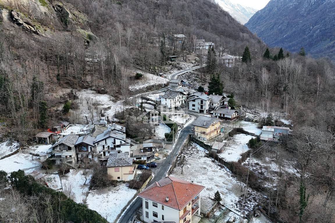 Casa semindipendente in vendita a Locana