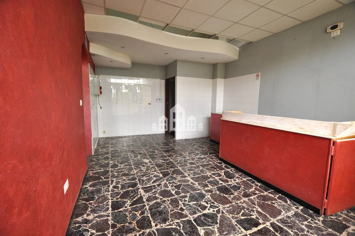 Locale commerciale in vendita a Castellamonte