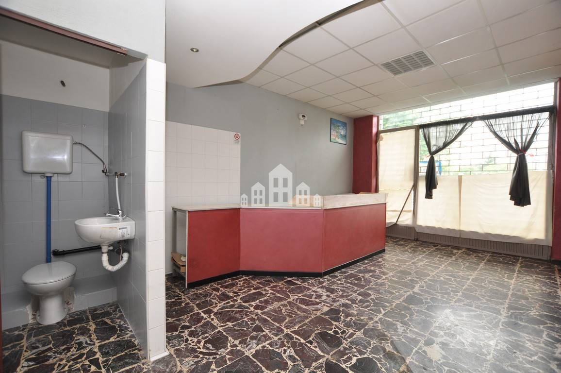 Locale commerciale in vendita a Castellamonte