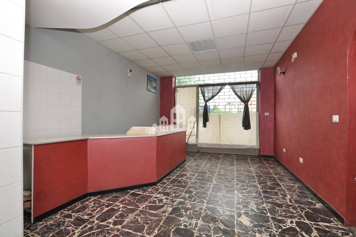 Locale commerciale in vendita a Castellamonte