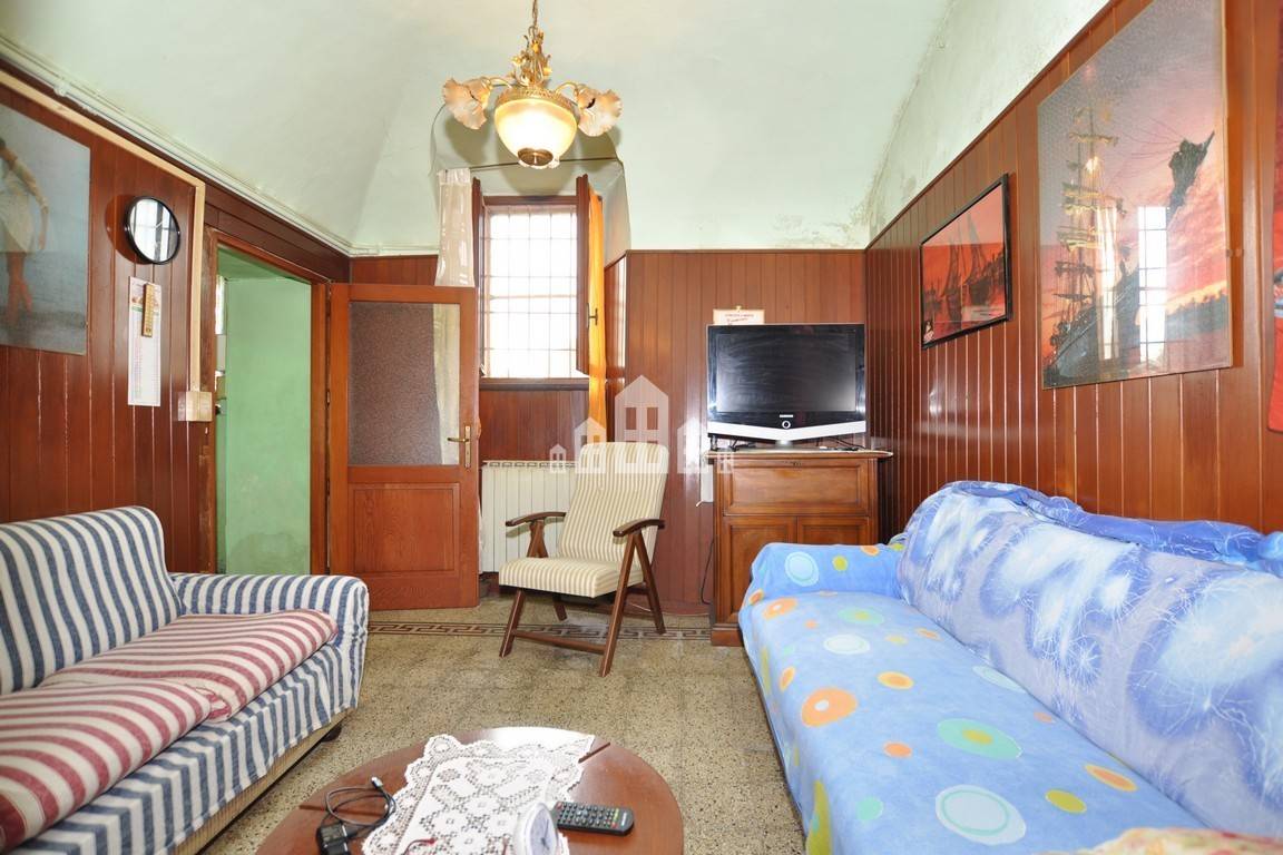 Casa semindipendente in vendita a Agli