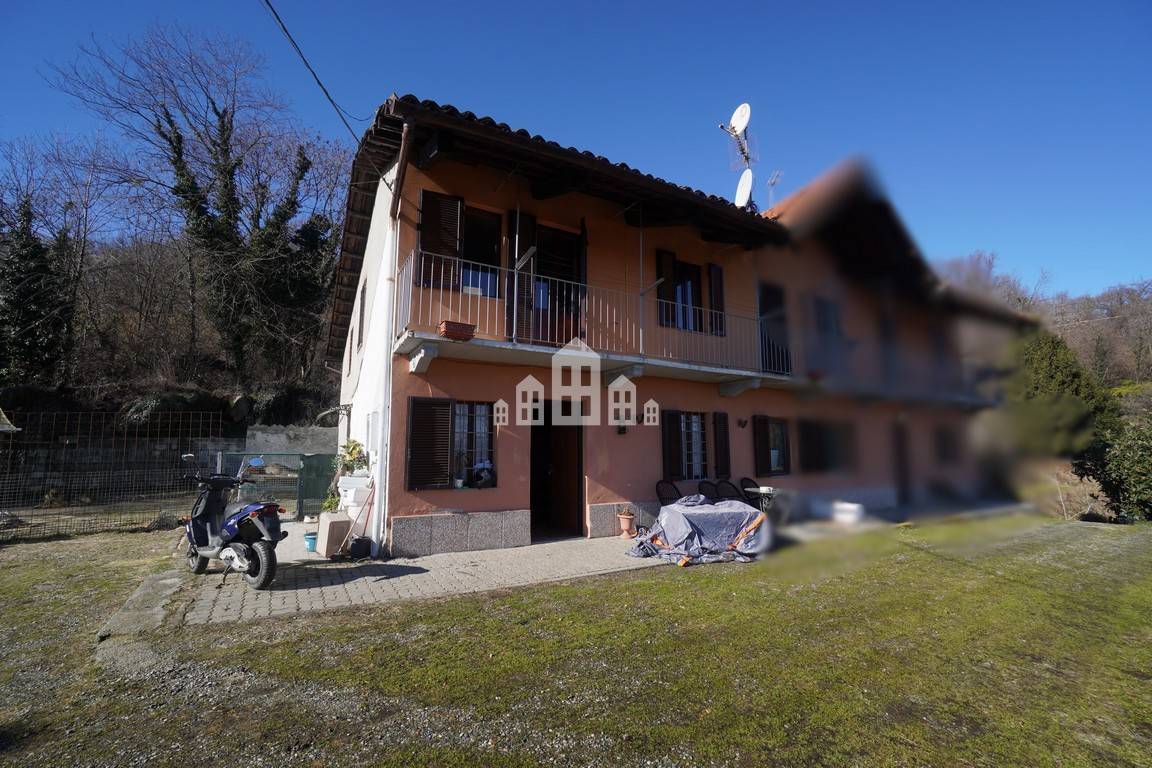 Casa semindipendente in vendita a Castellamonte, Preparetto