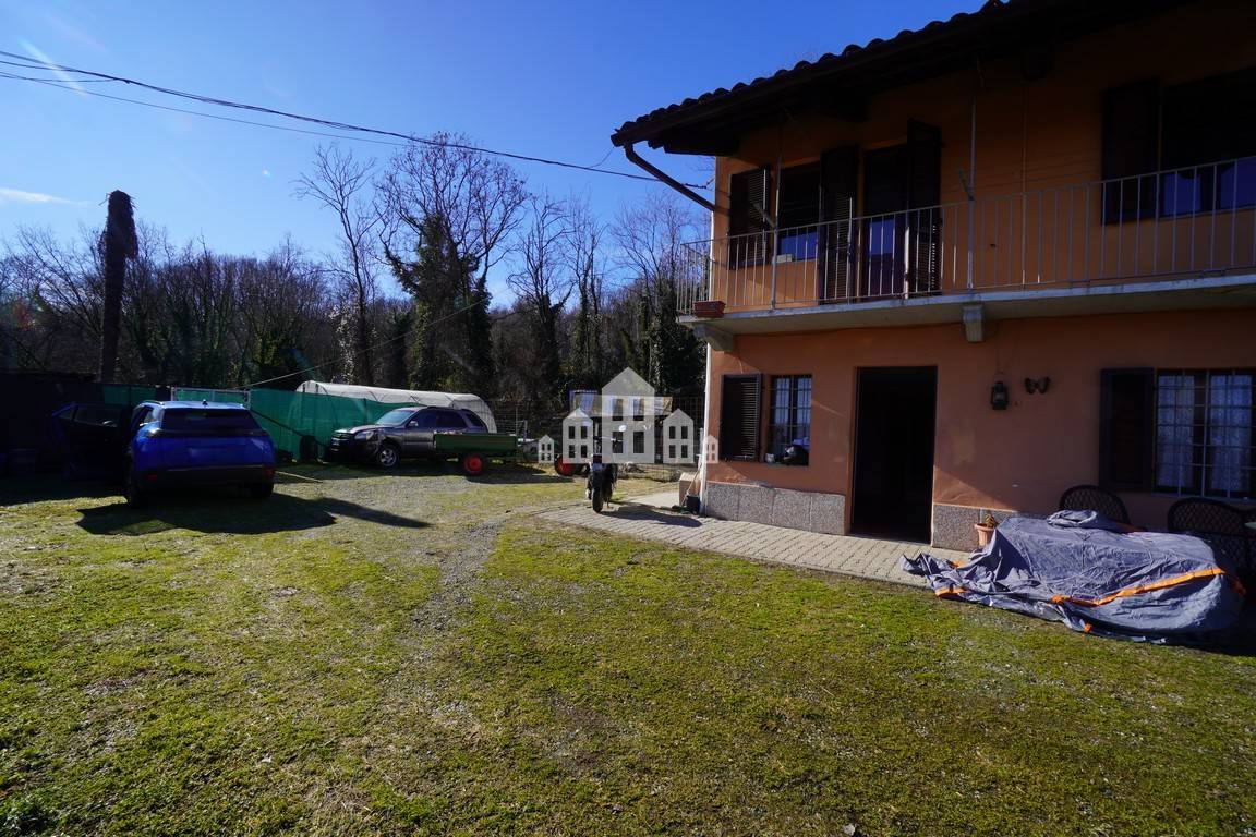 Casa semindipendente in vendita a Castellamonte, Preparetto