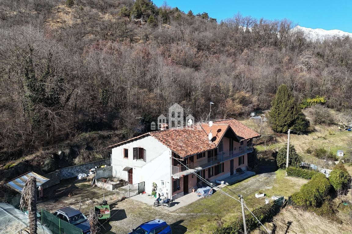 Casa semindipendente in vendita a Castellamonte, Preparetto