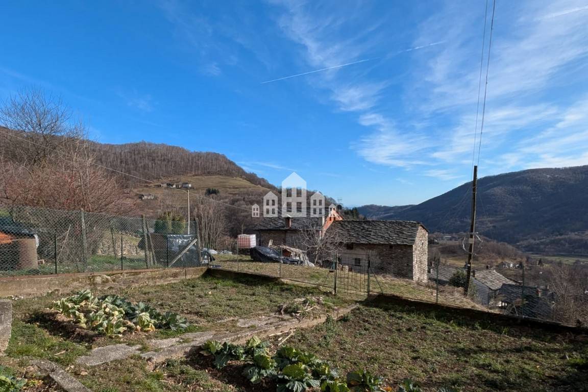 Casa semindipendente in vendita a Traversella