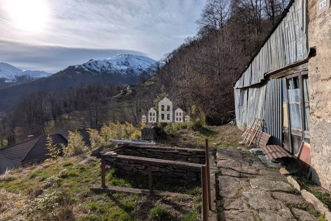 Casa semindipendente in vendita a Traversella