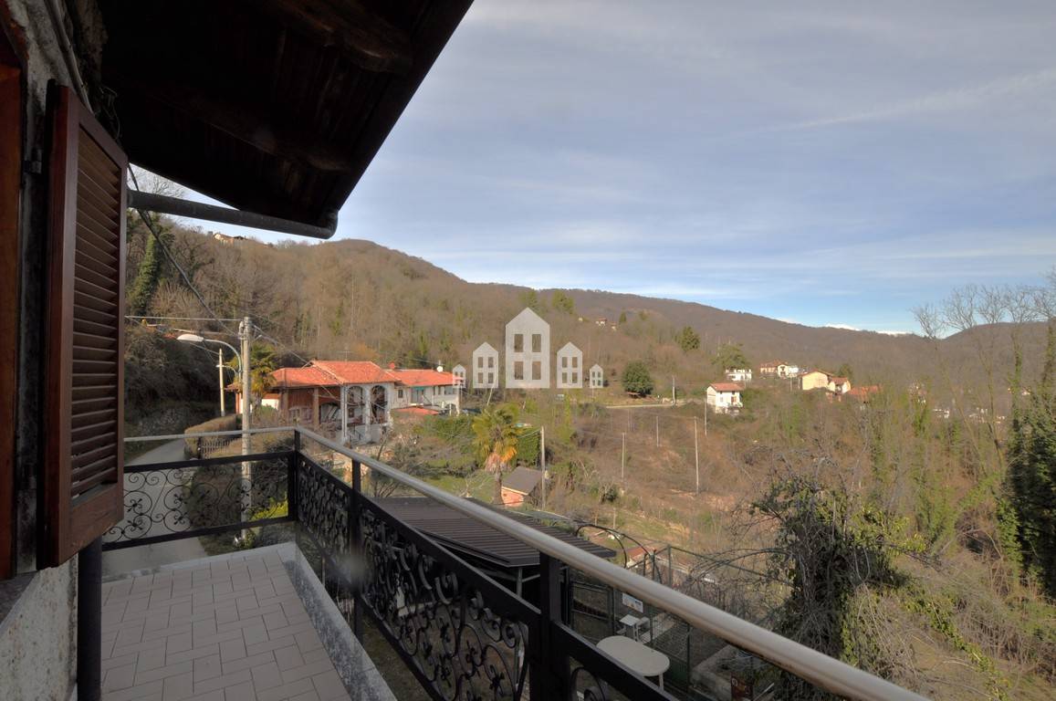 Casa semindipendente in vendita a Castelnuovo Nigra, Villa Castelnuovo