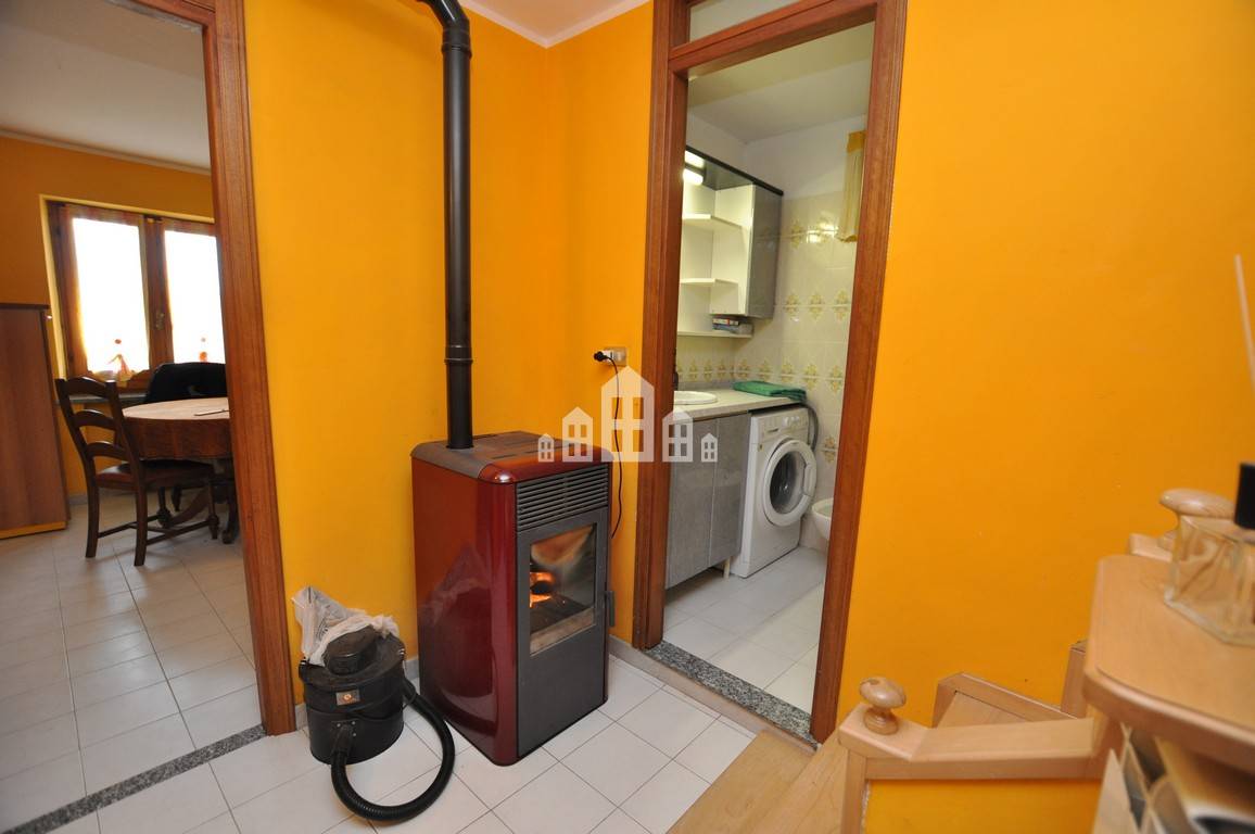 Casa semindipendente in vendita a Castelnuovo Nigra, Villa Castelnuovo