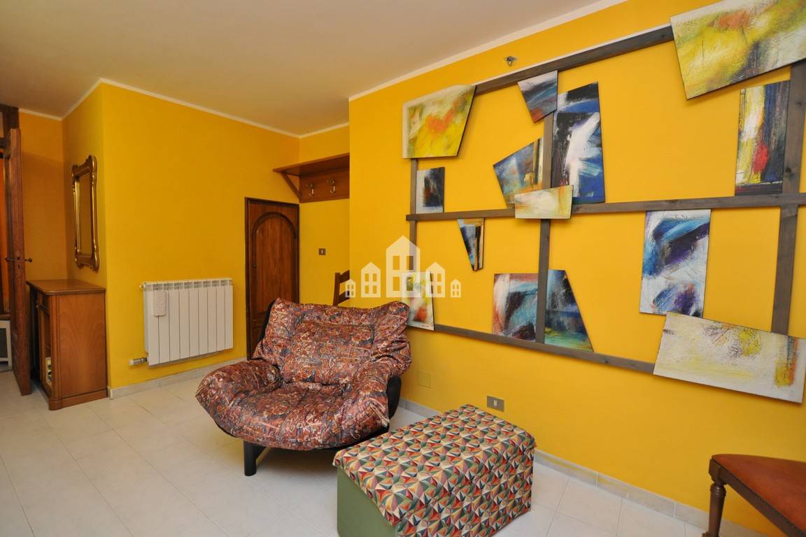 Casa semindipendente in vendita a Castelnuovo Nigra, Villa Castelnuovo