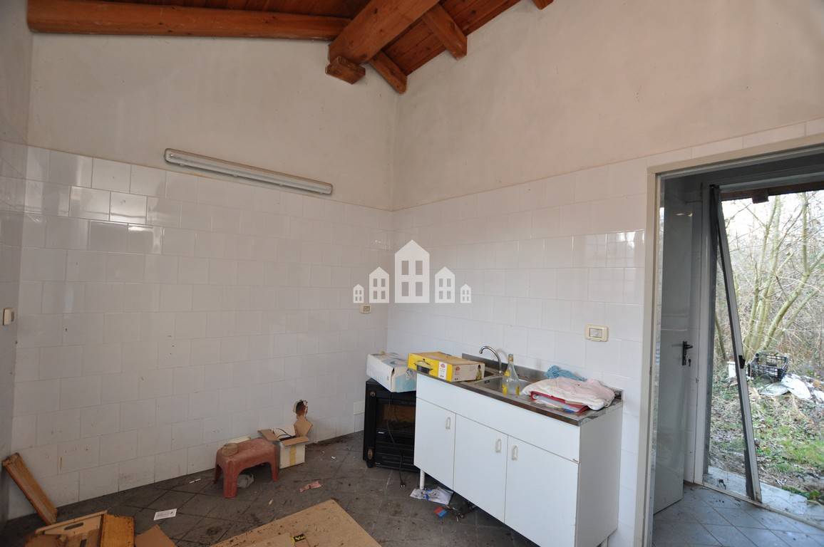 Deposito in vendita a Pont-Canavese