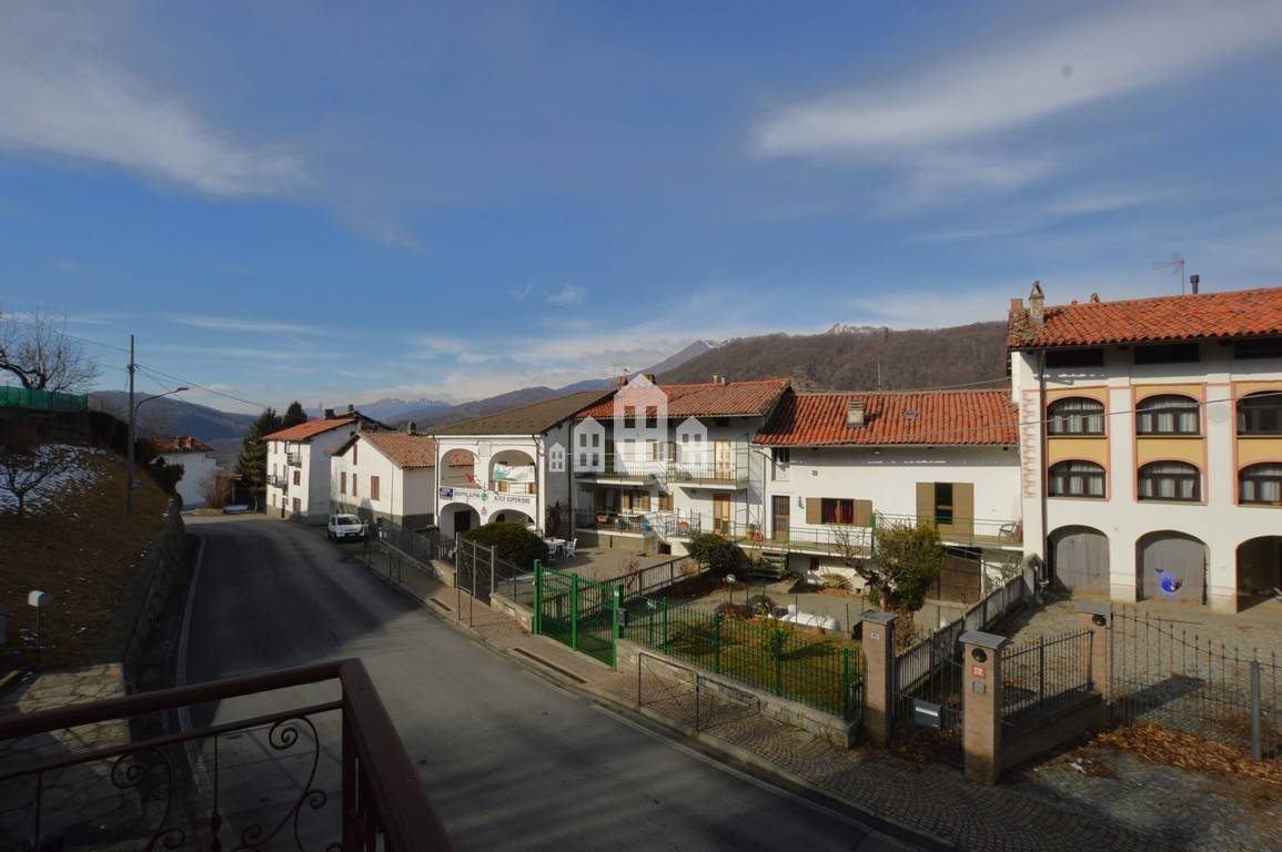 Casa semindipendente in vendita a Val di Chy, Gauna