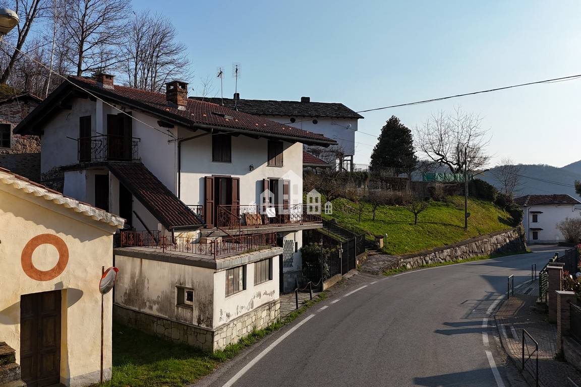 Casa semindipendente in vendita a Val di Chy, Gauna