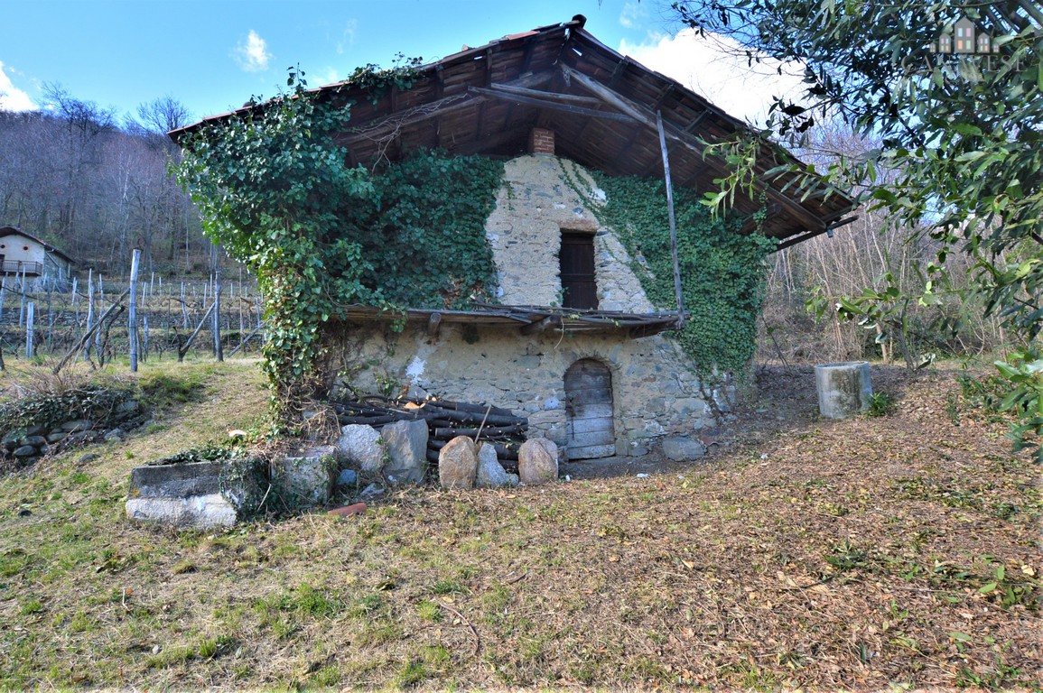 Deposito in vendita a Quagliuzzo