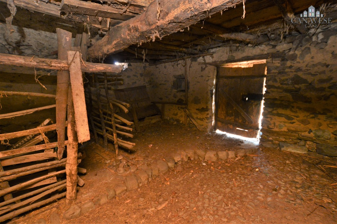 Deposito in vendita a Quagliuzzo