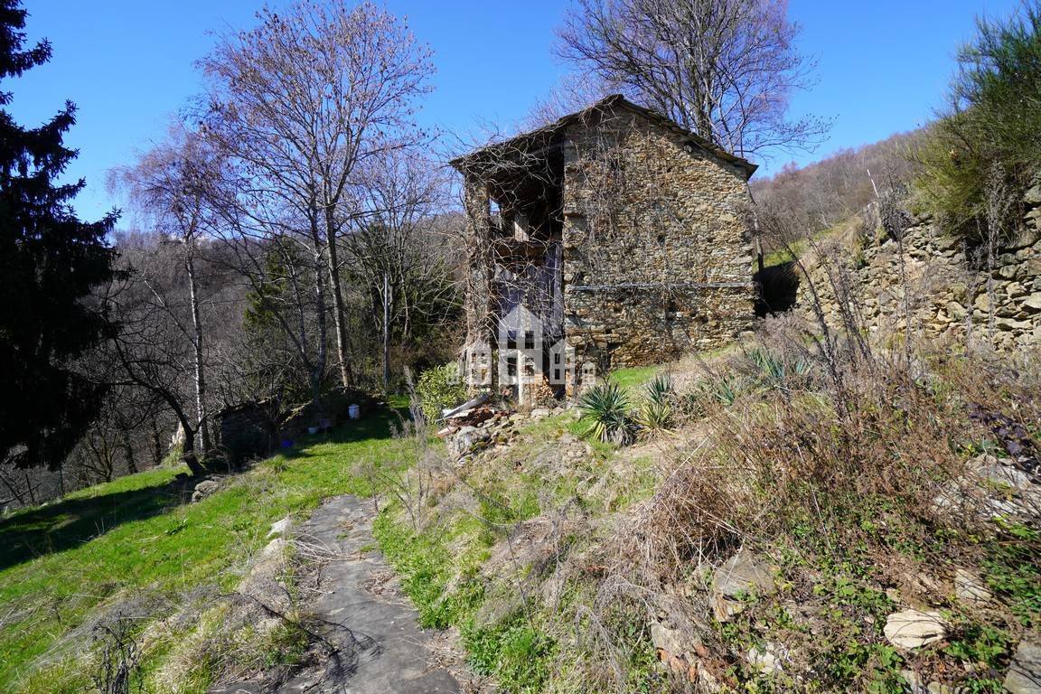 Rustico in vendita a Chiesanuova