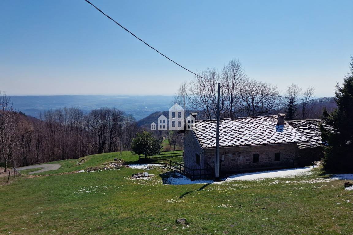 Casa semindipendente in vendita a Valchiusa, Vico Canavese