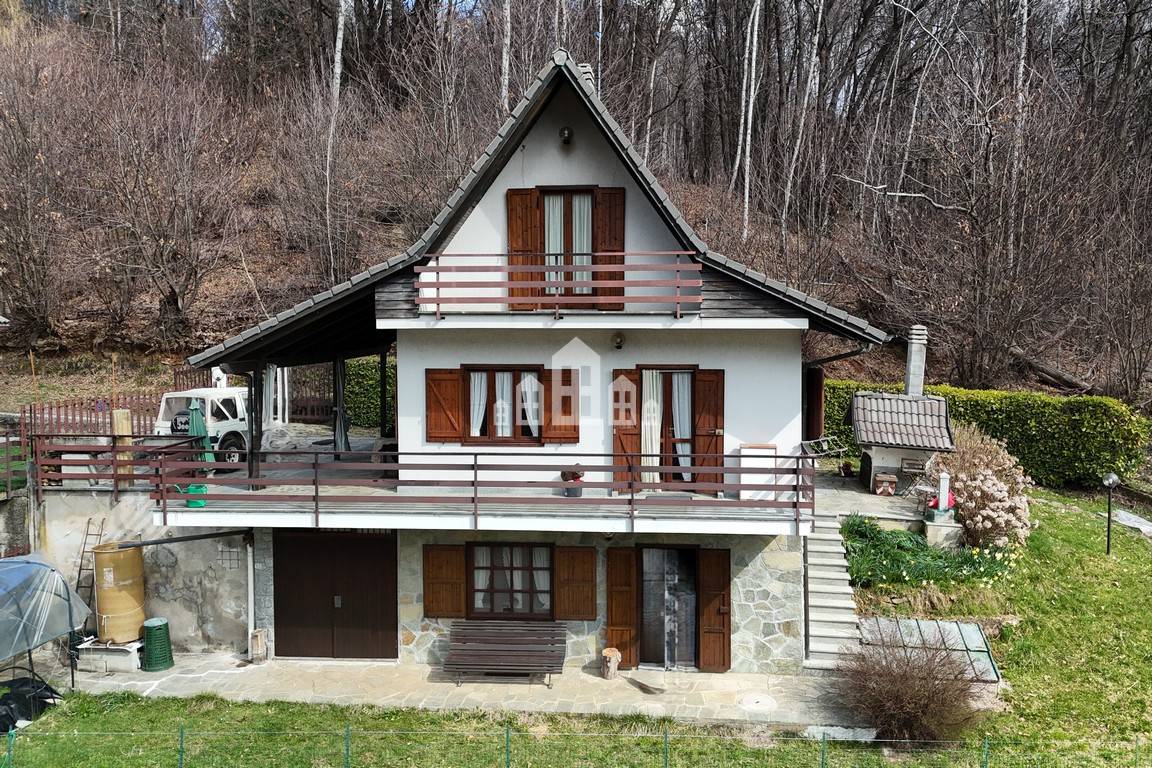 Casa indipendente in vendita a Alpette, Nero