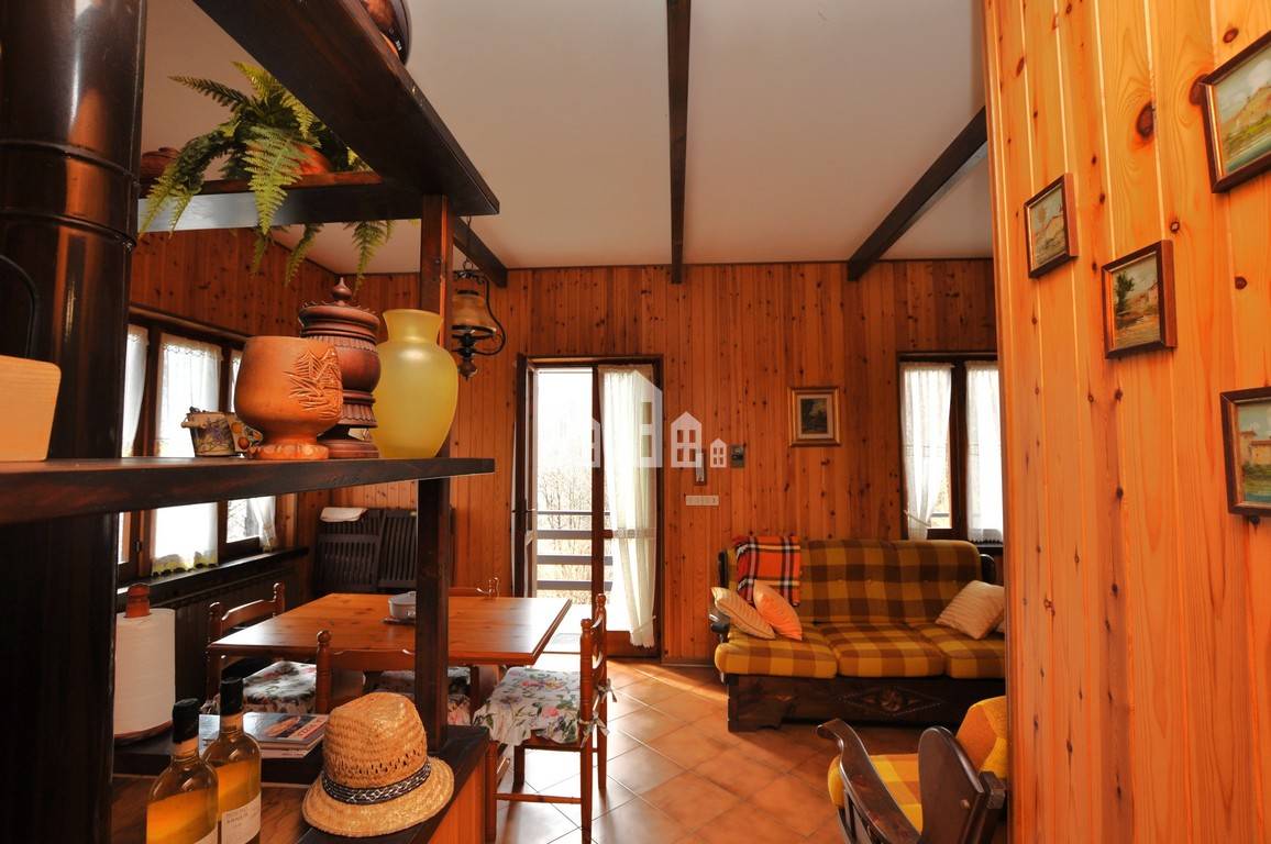 Casa indipendente in vendita a Alpette, Nero