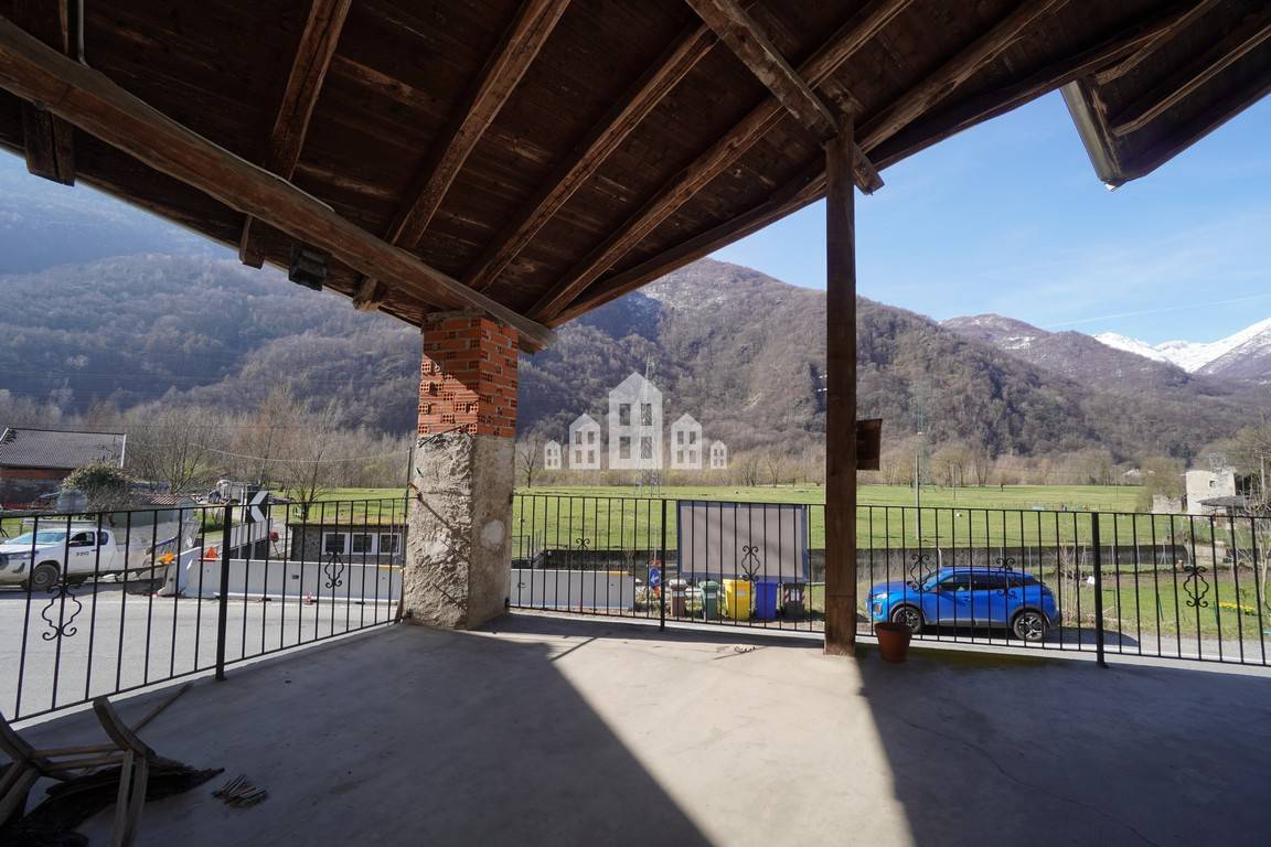 Casa semindipendente in vendita a Locana