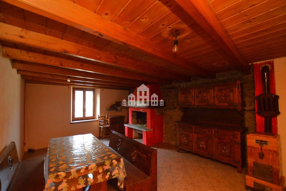 Casa semindipendente in vendita a Arnad, Ville