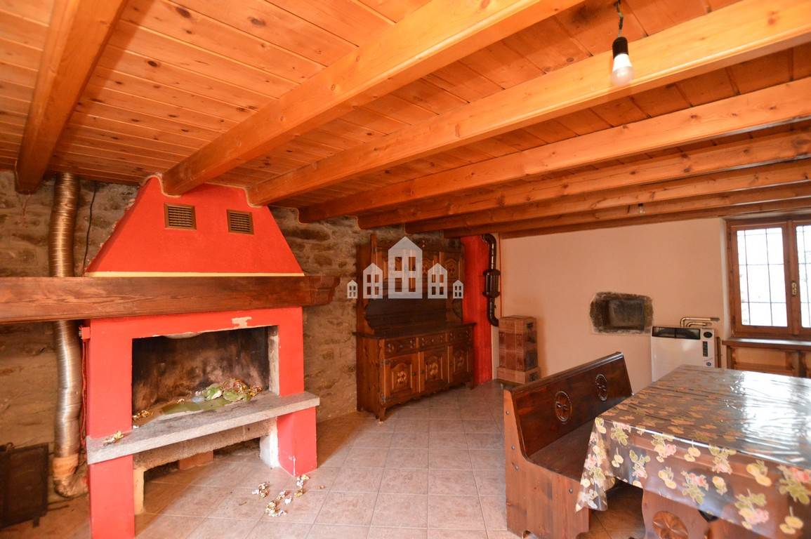 Casa semindipendente in vendita a Arnad, Ville