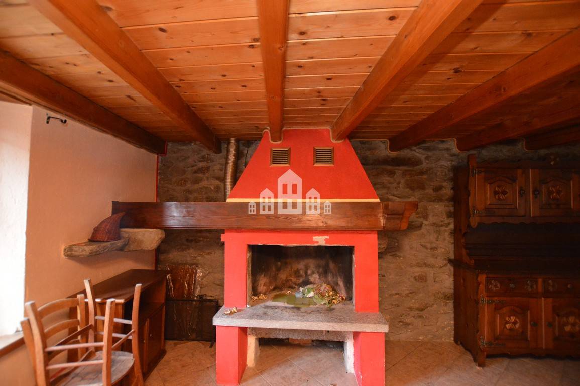 Casa semindipendente in vendita a Arnad, Ville