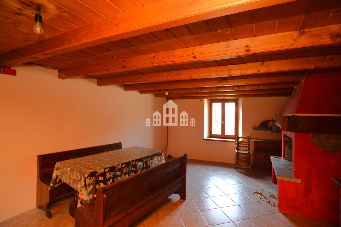 Casa semindipendente in vendita a Arnad, Ville