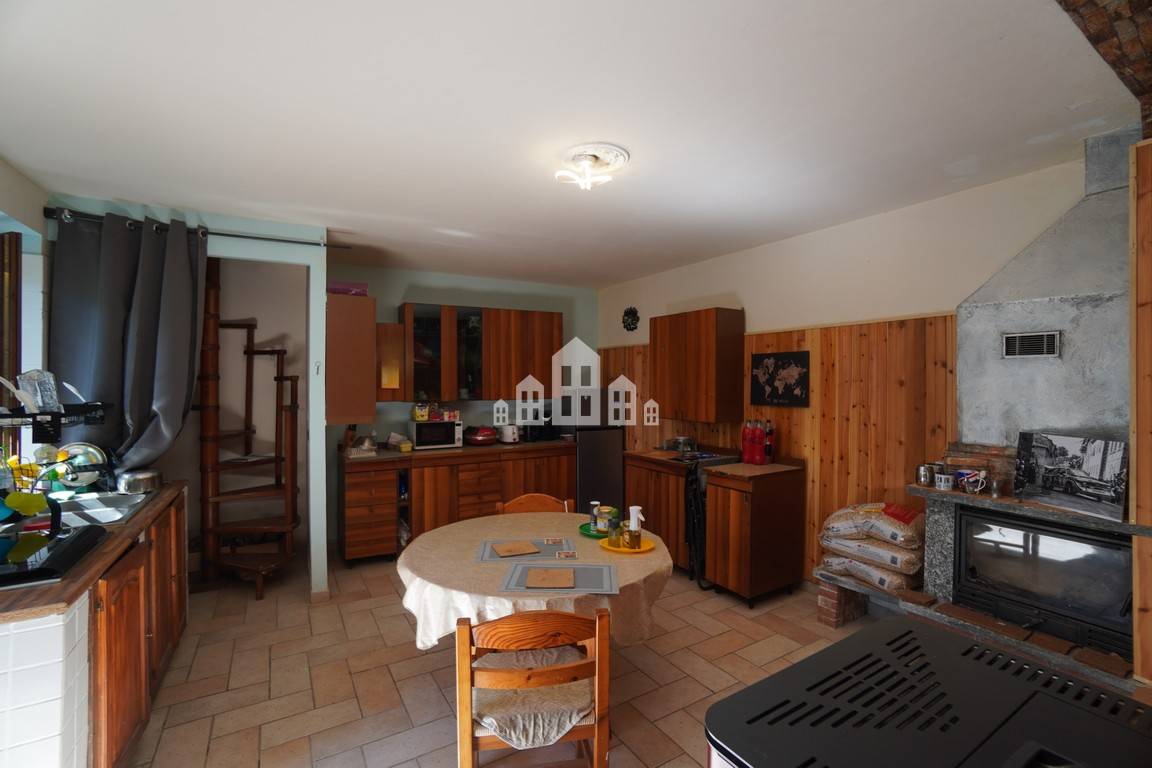 Casa semindipendente in vendita a Chiesanuova