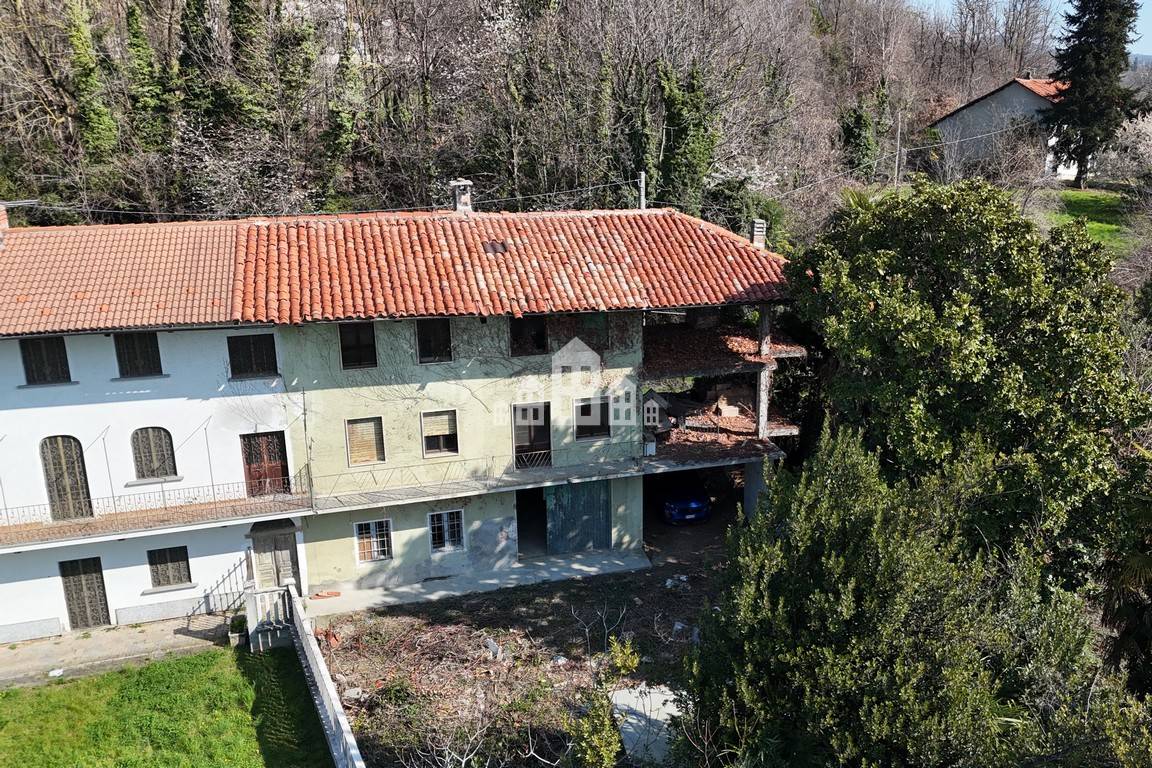 Casa semindipendente in vendita a Castellamonte, Spineto