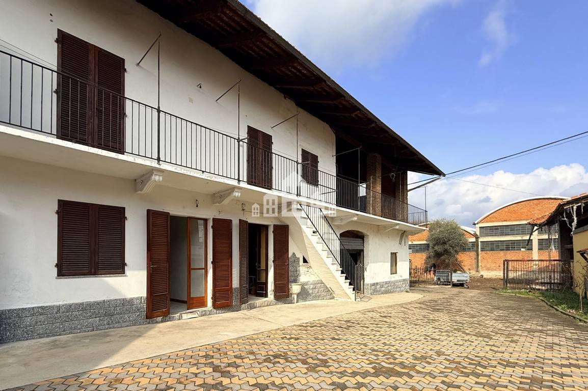 Casa semindipendente in vendita a Rivarolo Canavese, Vesignano