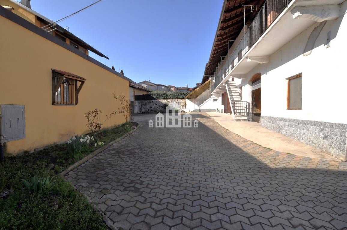 Casa semindipendente in vendita a Rivarolo Canavese, Vesignano